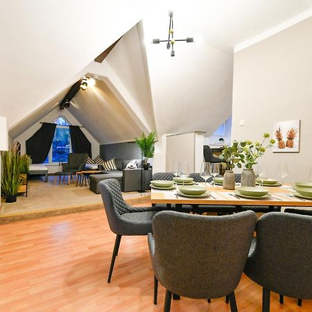 Grosses Spree Apartment, 3 Schlafzimmer Bis 10 Personen, 4X Kfz Parkplatz, Terrasse, Waschtrockner, Wlan, Netflix 콧부스 외부 사진