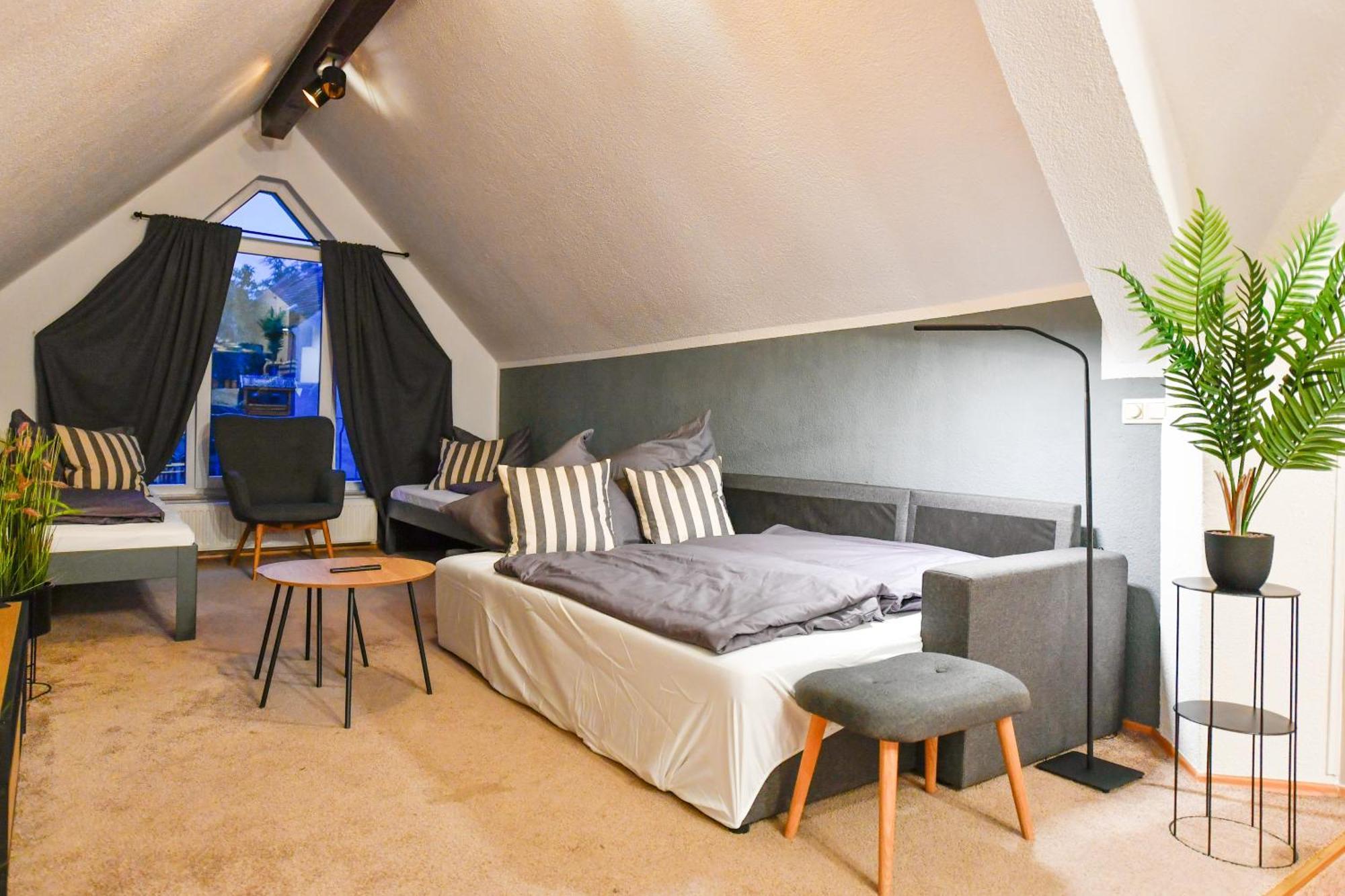Grosses Spree Apartment, 3 Schlafzimmer Bis 10 Personen, 4X Kfz Parkplatz, Terrasse, Waschtrockner, Wlan, Netflix 콧부스 외부 사진
