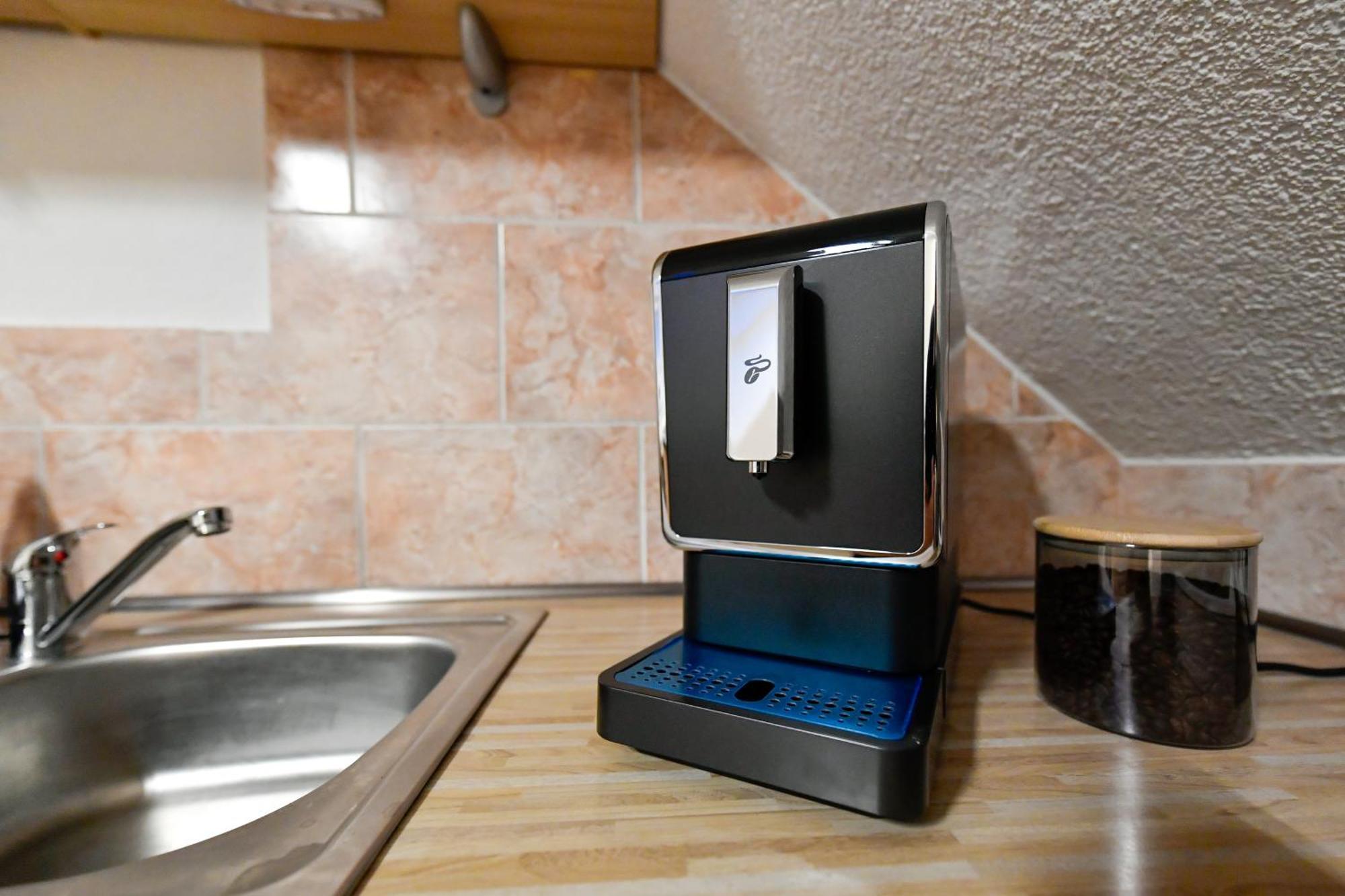 Grosses Spree Apartment, 3 Schlafzimmer Bis 10 Personen, 4X Kfz Parkplatz, Terrasse, Waschtrockner, Wlan, Netflix 콧부스 외부 사진