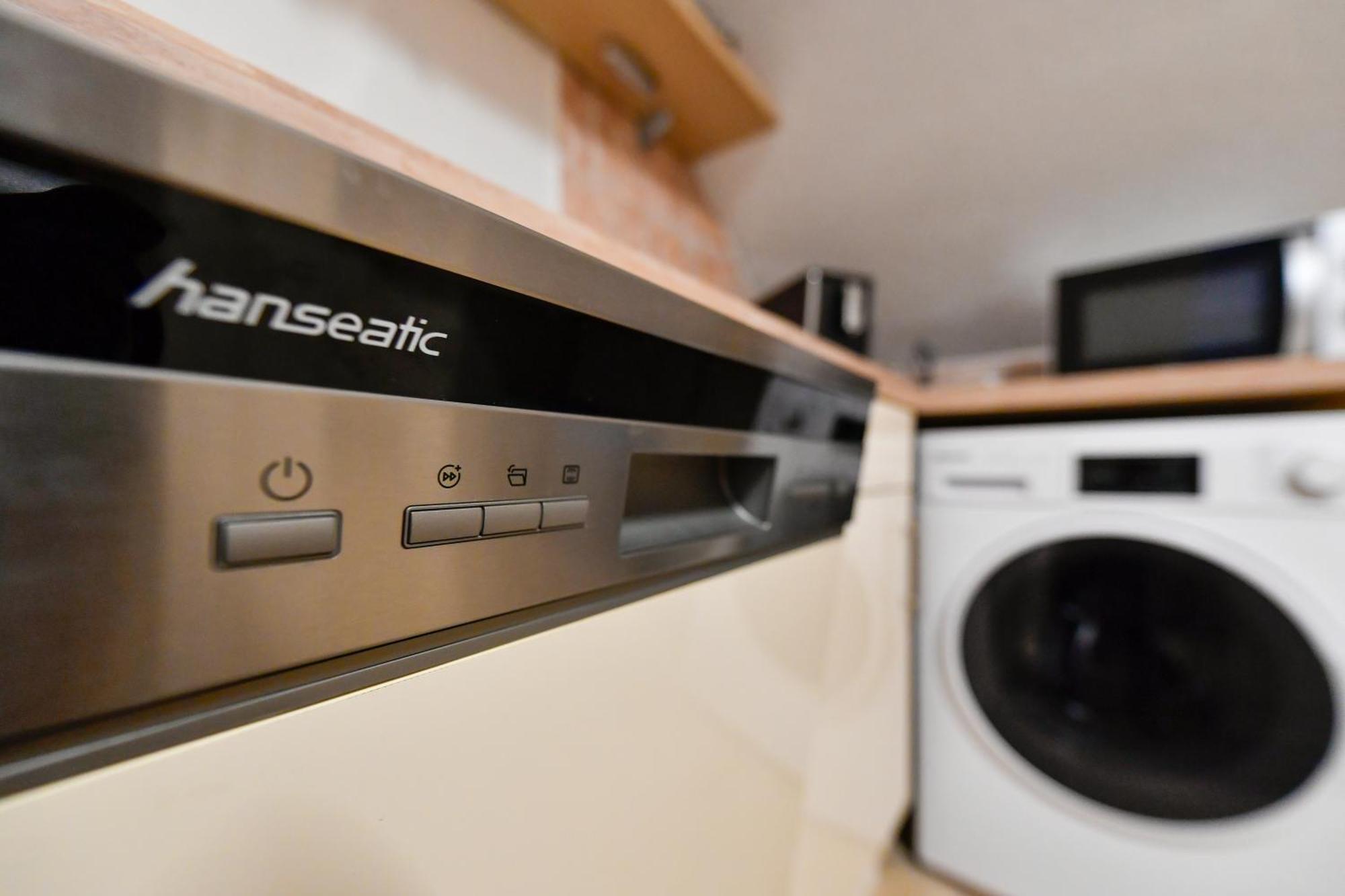 Grosses Spree Apartment, 3 Schlafzimmer Bis 10 Personen, 4X Kfz Parkplatz, Terrasse, Waschtrockner, Wlan, Netflix 콧부스 외부 사진