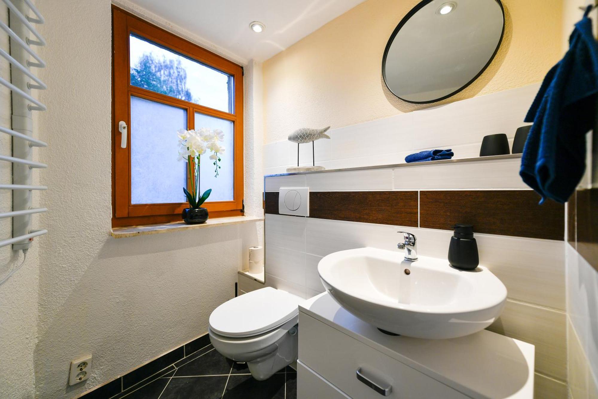 Grosses Spree Apartment, 3 Schlafzimmer Bis 10 Personen, 4X Kfz Parkplatz, Terrasse, Waschtrockner, Wlan, Netflix 콧부스 외부 사진
