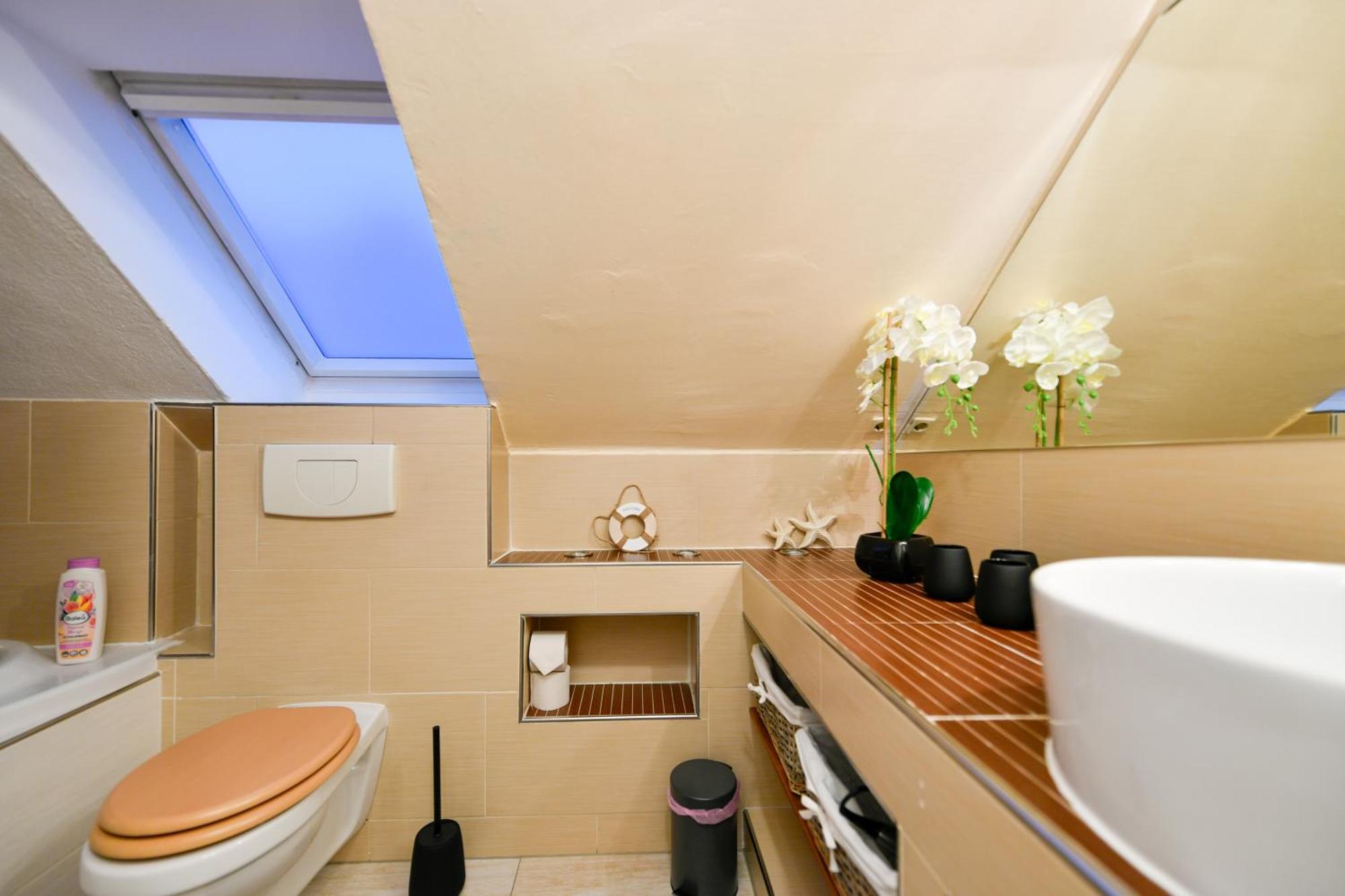 Grosses Spree Apartment, 3 Schlafzimmer Bis 10 Personen, 4X Kfz Parkplatz, Terrasse, Waschtrockner, Wlan, Netflix 콧부스 외부 사진