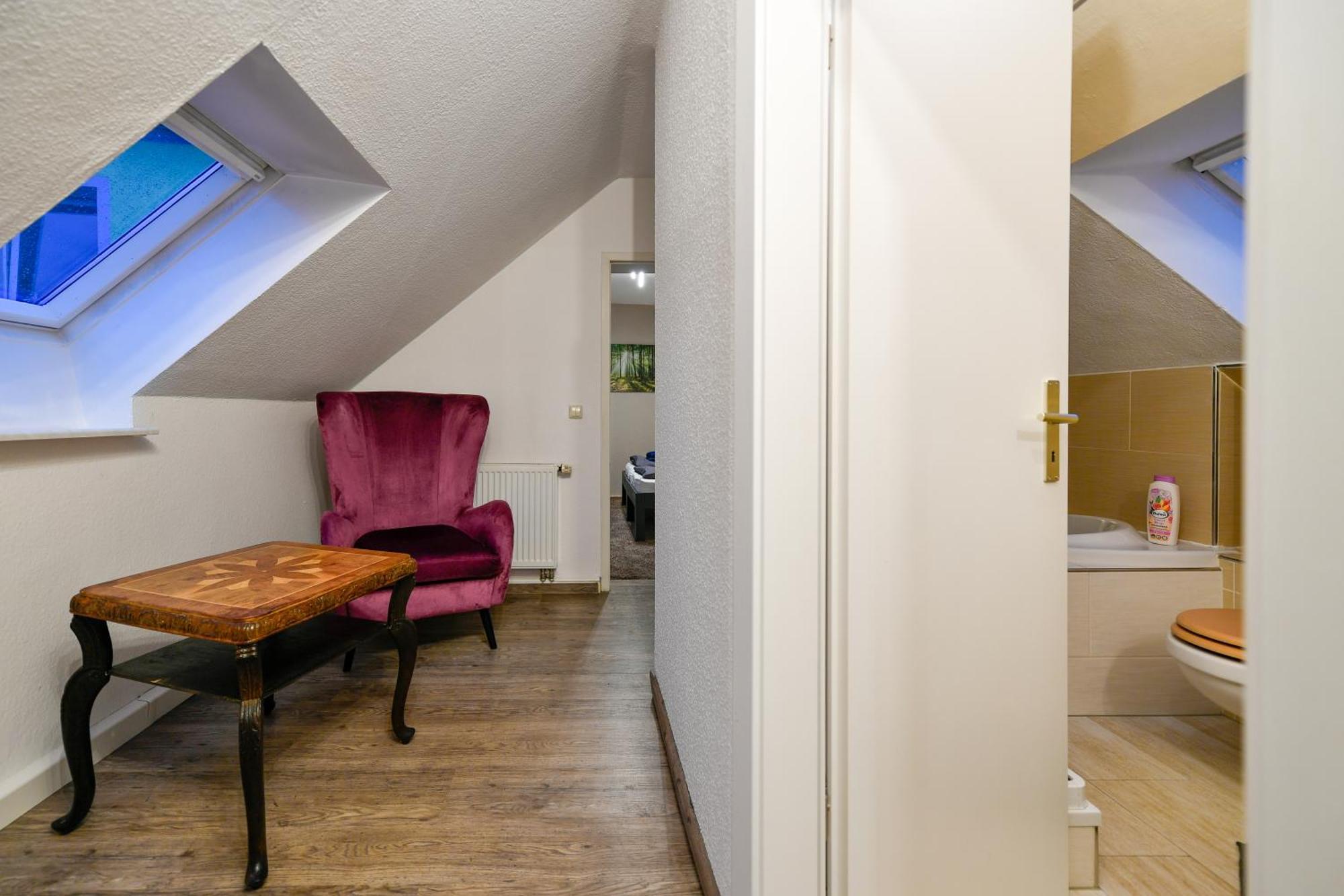Grosses Spree Apartment, 3 Schlafzimmer Bis 10 Personen, 4X Kfz Parkplatz, Terrasse, Waschtrockner, Wlan, Netflix 콧부스 외부 사진