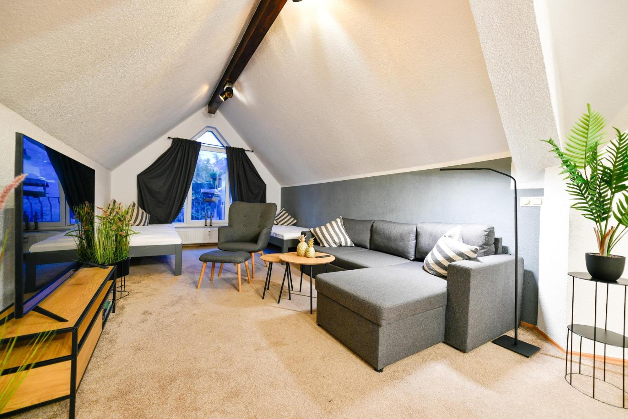 Grosses Spree Apartment, 3 Schlafzimmer Bis 10 Personen, 4X Kfz Parkplatz, Terrasse, Waschtrockner, Wlan, Netflix 콧부스 외부 사진