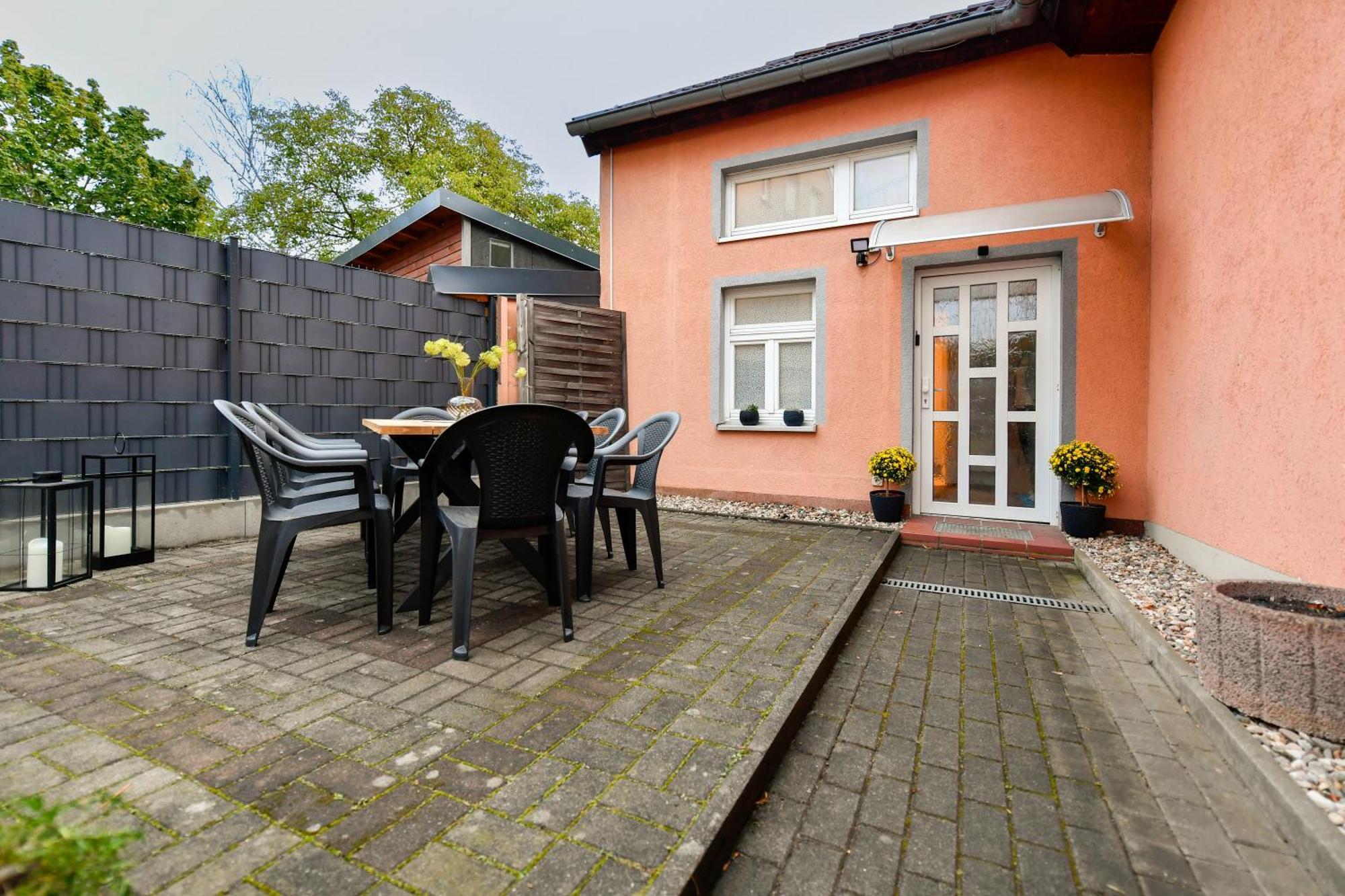 Grosses Spree Apartment, 3 Schlafzimmer Bis 10 Personen, 4X Kfz Parkplatz, Terrasse, Waschtrockner, Wlan, Netflix 콧부스 외부 사진