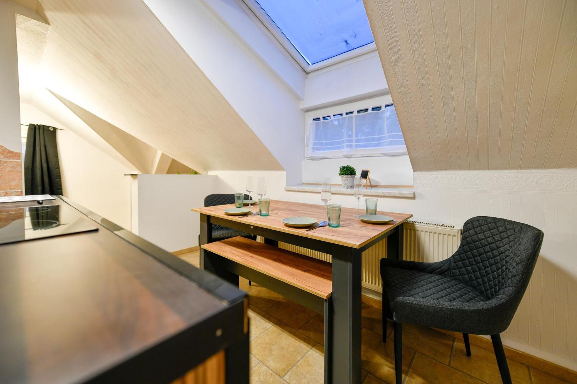 Grosses Spree Apartment, 3 Schlafzimmer Bis 10 Personen, 4X Kfz Parkplatz, Terrasse, Waschtrockner, Wlan, Netflix 콧부스 외부 사진